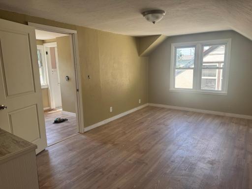 966 Hawthorne Avenue E, Saint Paul, MN 55106