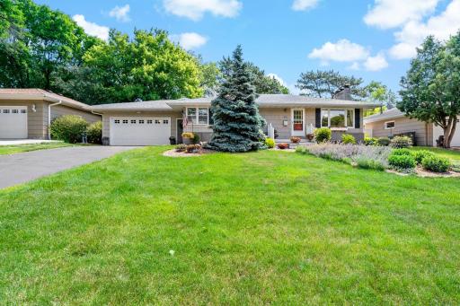 65-web-or-mls-6017 Birchcrest Dr Edina MN_0010.jpg