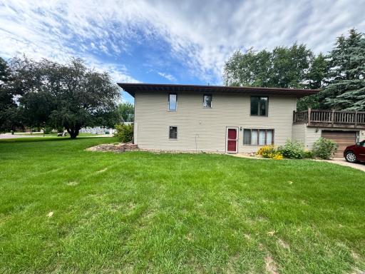 1525 Sayles Drive, Jackson, MN 56143