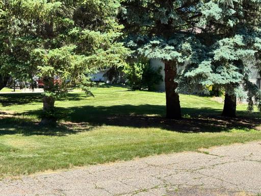 1525 Sayles Drive, Jackson, MN 56143