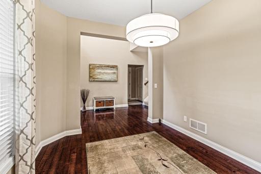 Welcome to 1179 Maple Lane W - Roseville