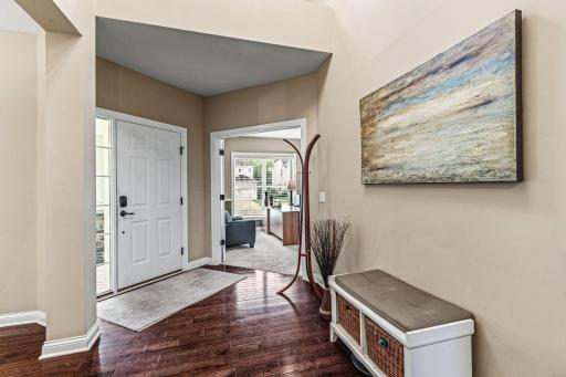 Welcome to 1179 Maple Lane W - Roseville