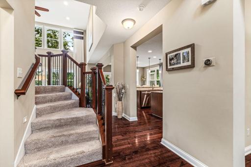 Welcome to 1179 Maple Lane W - Roseville
