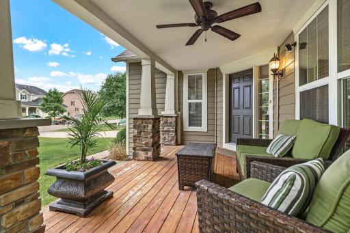 Welcome to 1179 Maple Lane W - Roseville