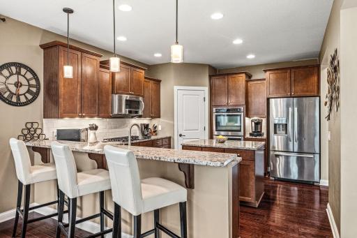 Welcome to 1179 Maple Lane W - Roseville