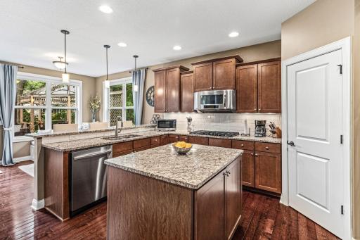 Welcome to 1179 Maple Lane W - Roseville