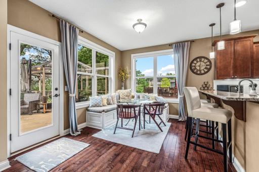Welcome to 1179 Maple Lane W - Roseville