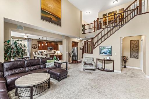 Welcome to 1179 Maple Lane W - Roseville