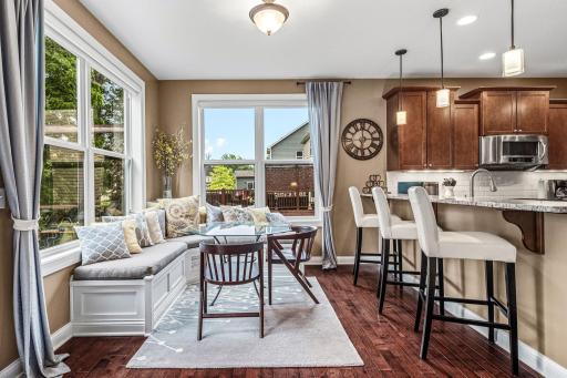 Welcome to 1179 Maple Lane W - Roseville
