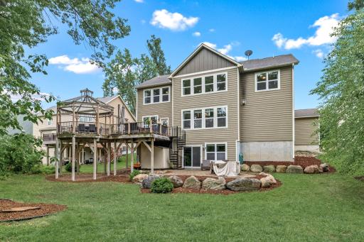 Welcome to 1179 Maple Lane W - Roseville