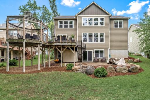 Welcome to 1179 Maple Lane W - Roseville