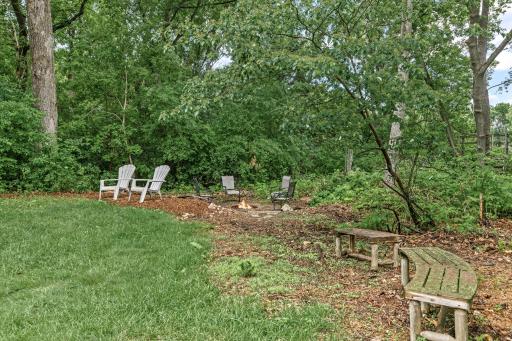 Welcome to 1179 Maple Lane W - Roseville