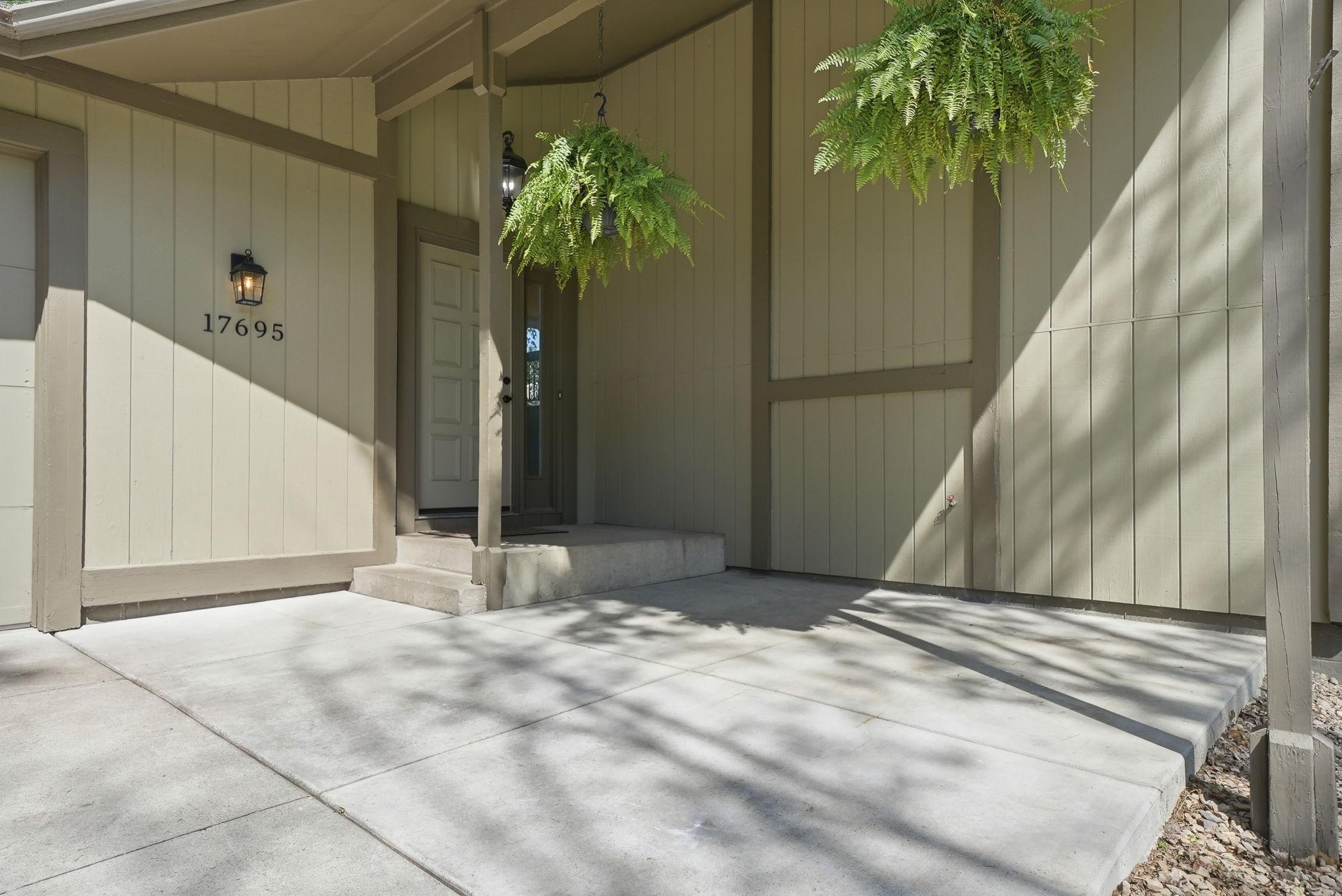 Look at the wonderful entry to the home
