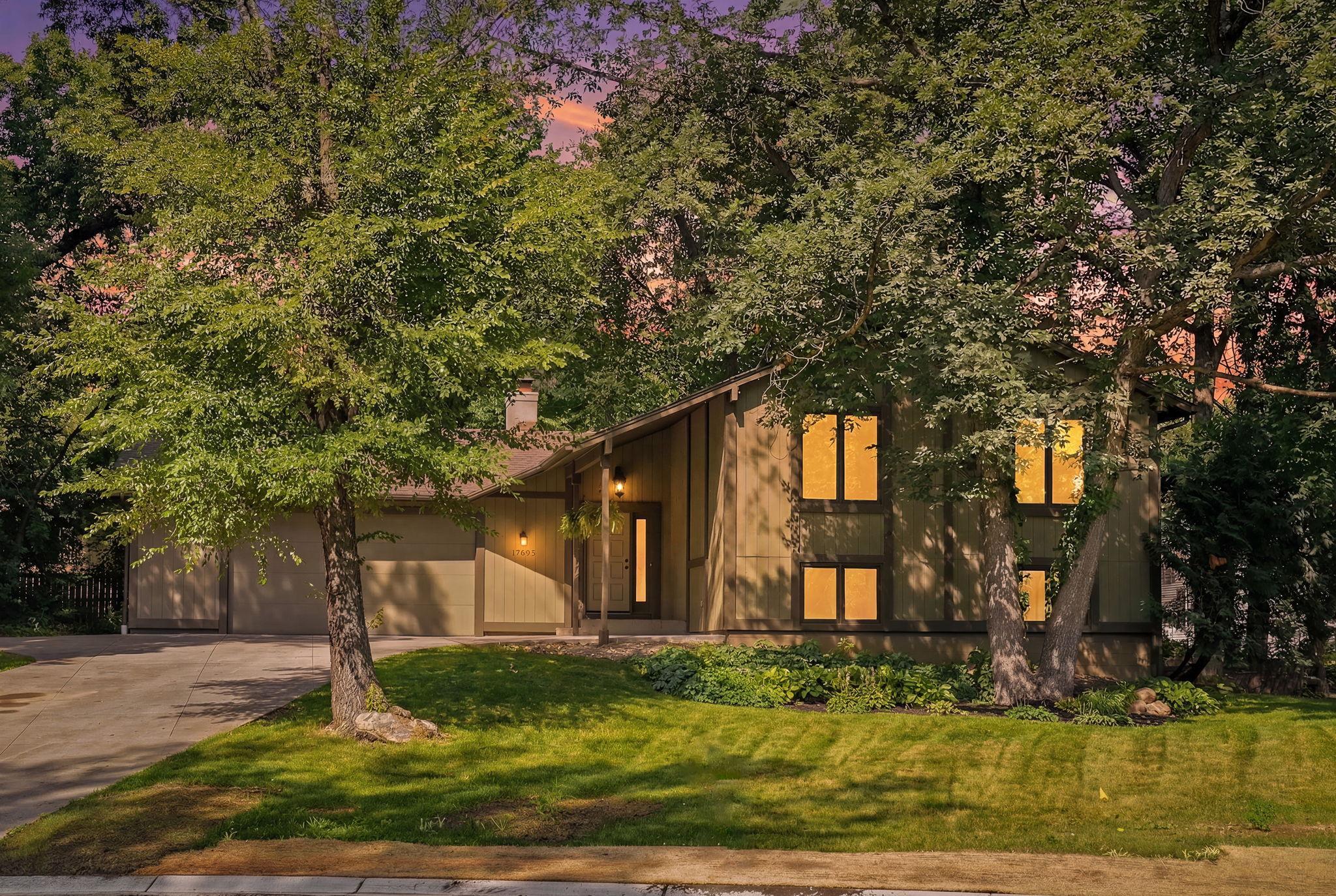 Welcome to 17695 Italy Path in beautiful Lakeville!