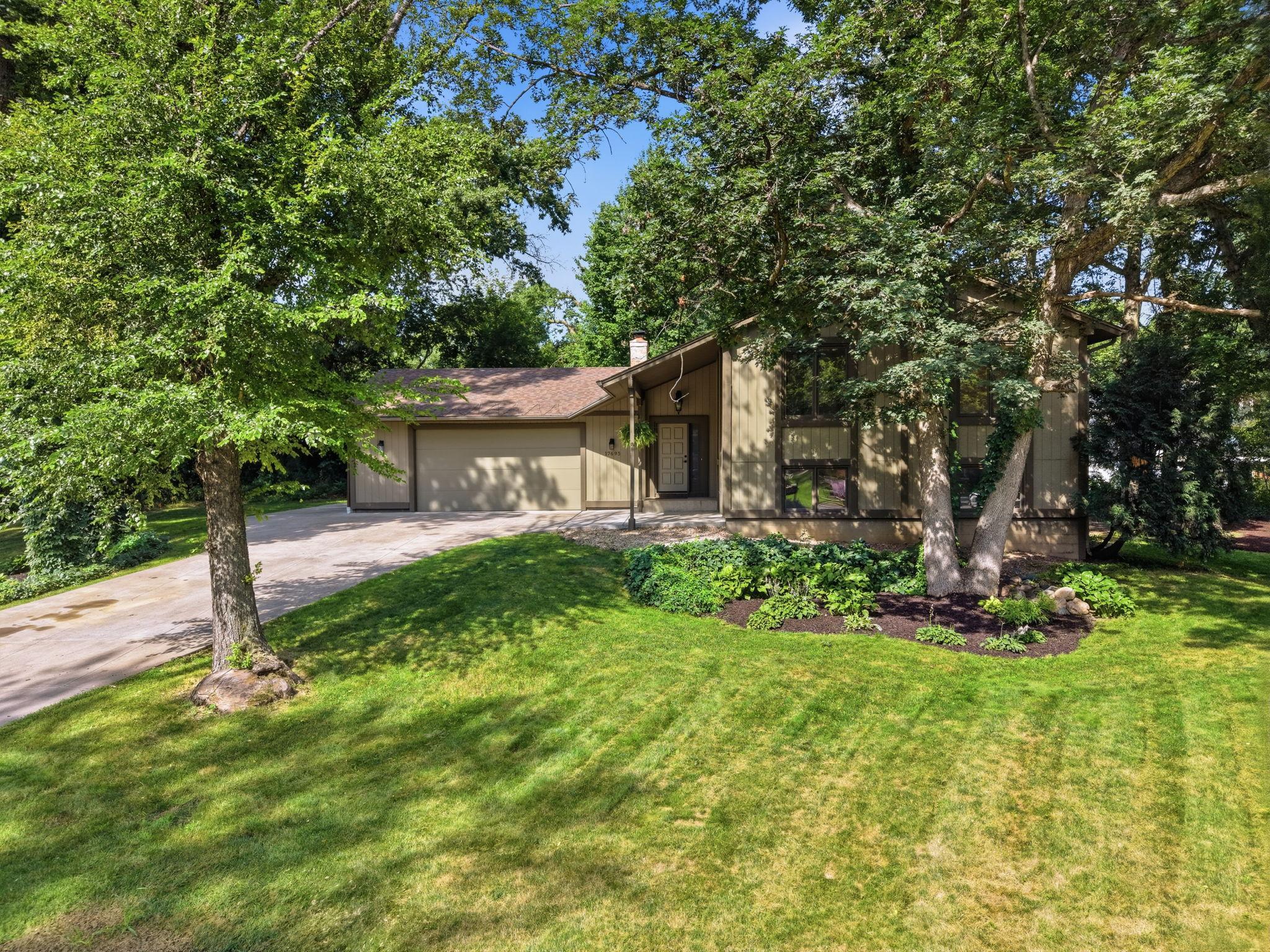 17695 Italy Path in Lakeville