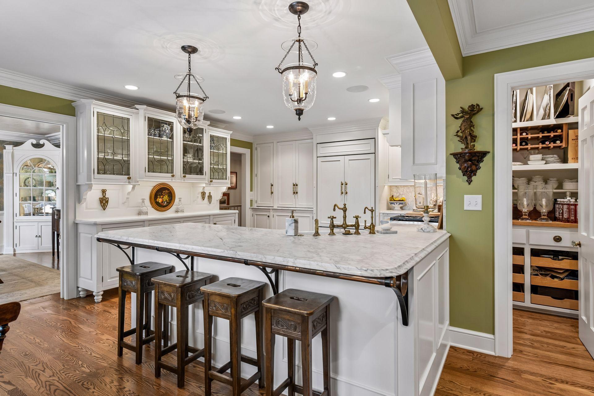 quartzite countertops and backsplash