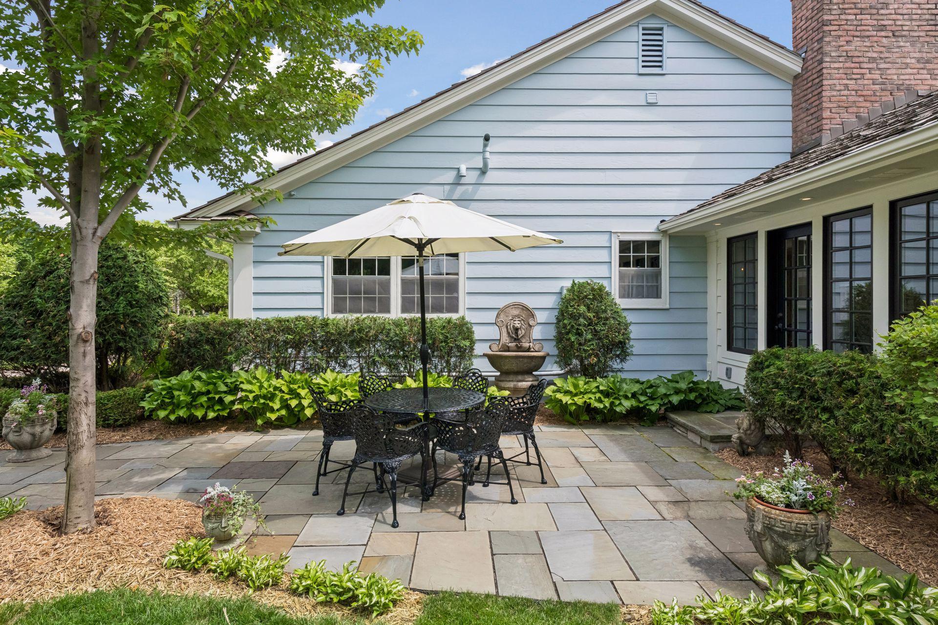 Paved Patio, perfect for cocktail or garden parties, entertaining in general or sit and read a book with breeze coming from lake