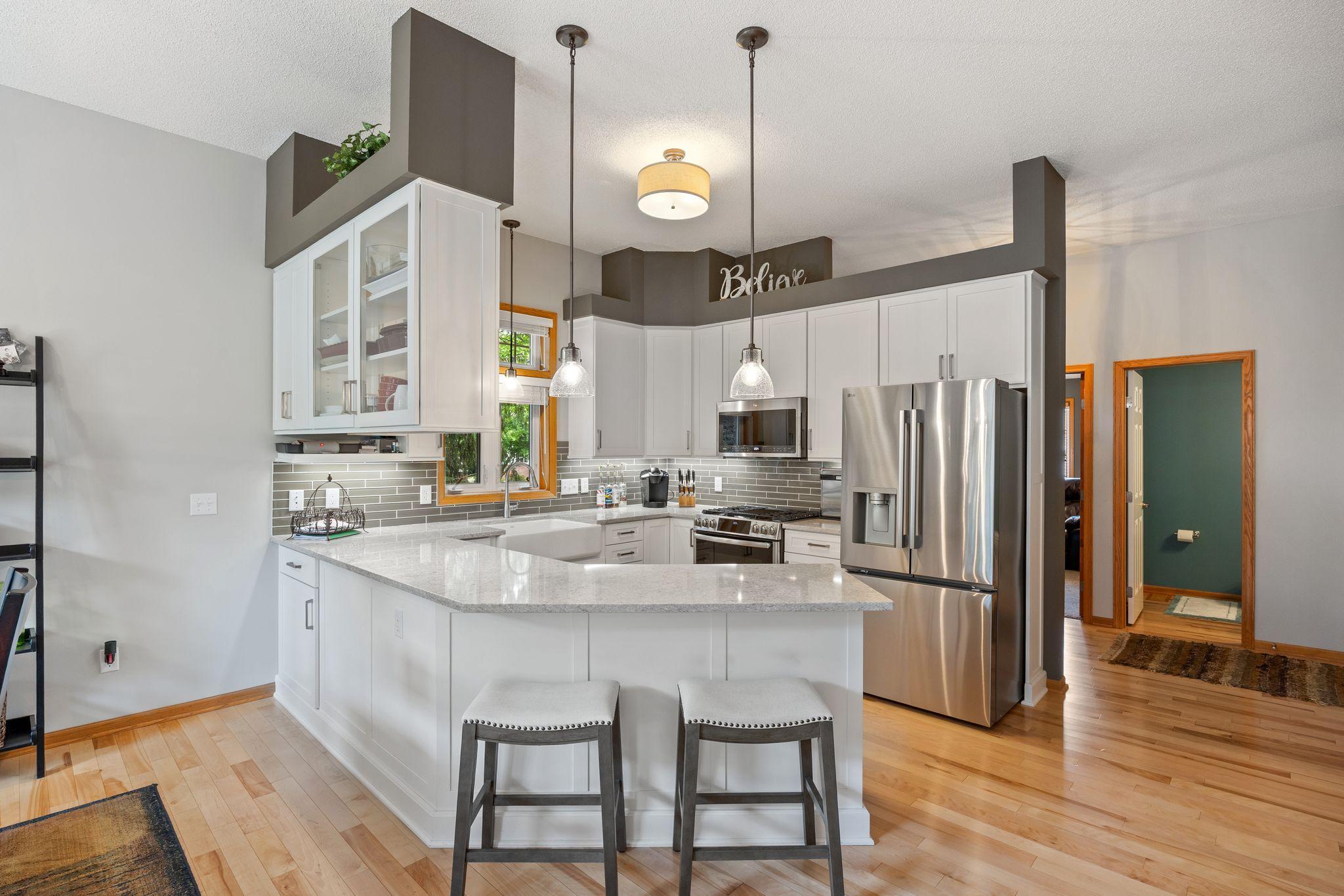 You could be HOME now! Enjoy a fully updated and GORGEOUS townhome in BEAUTIFUL Apple Valley!!