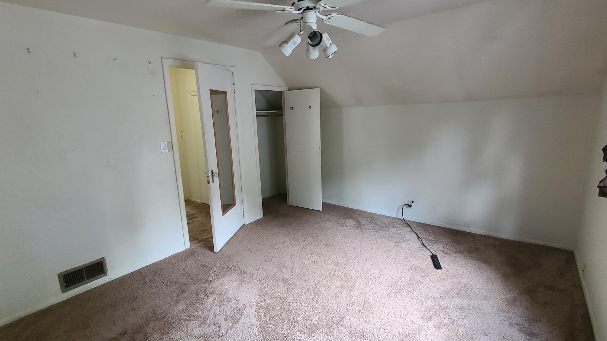 Upper bedroom 1.3.jpg