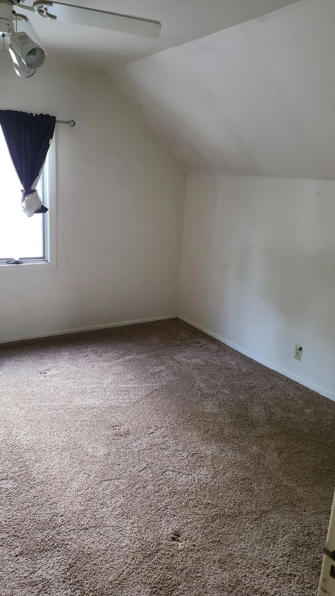 Upper bedroom 2.jpg