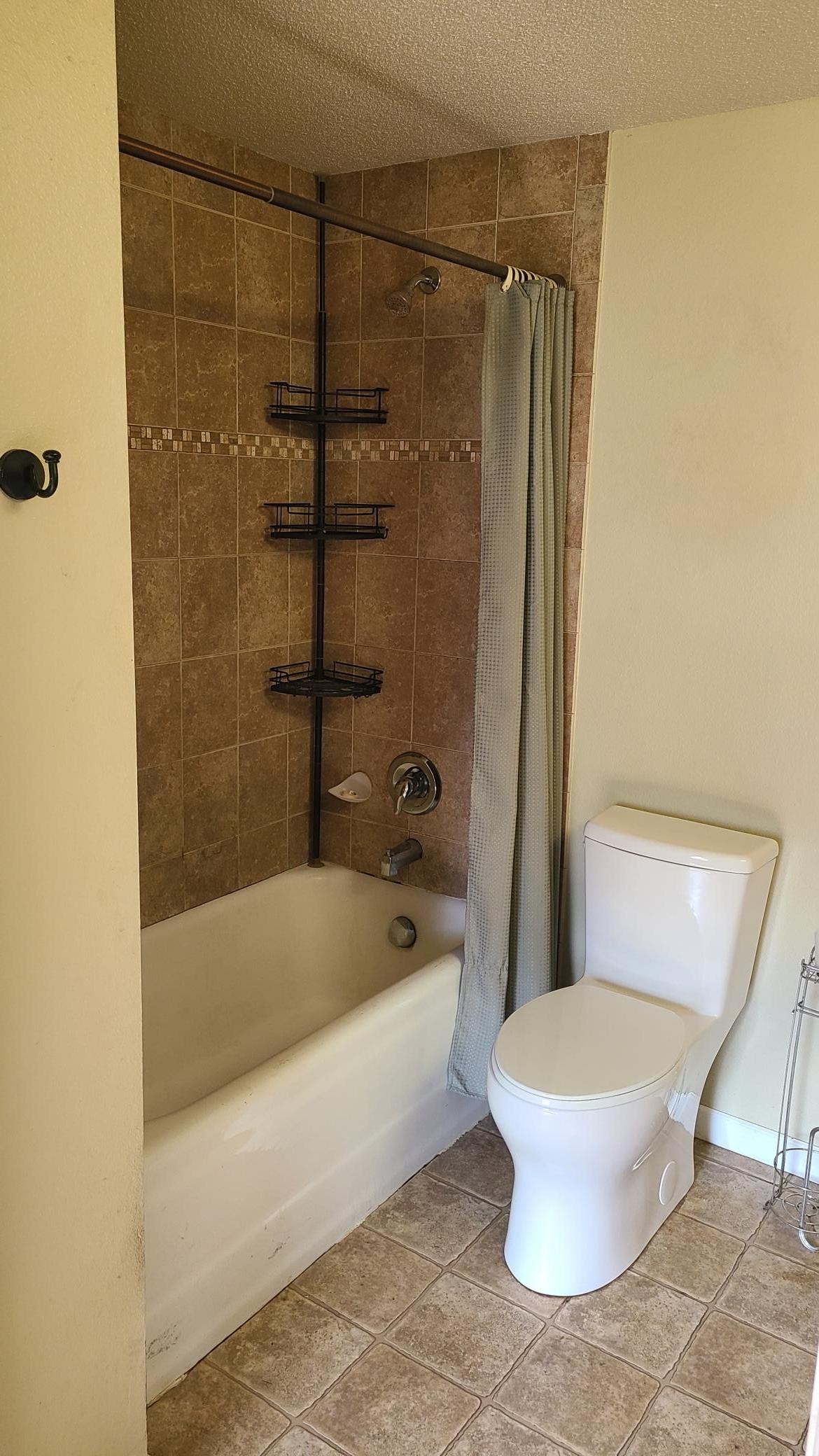 Main bath.jpg