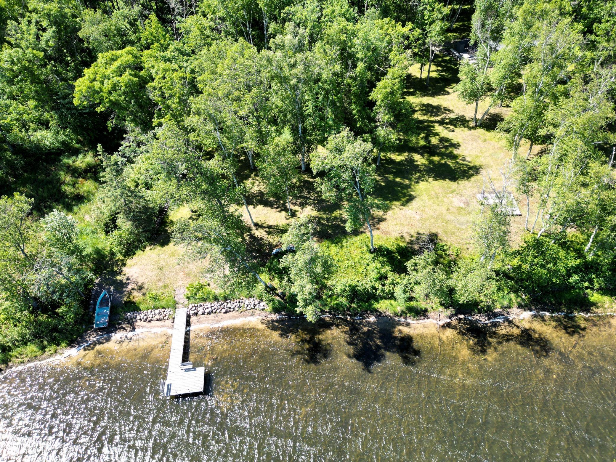 731 feet of lake frontage!