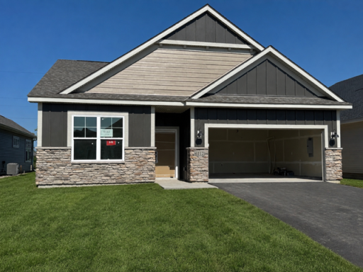 6112 158th Street N, Hugo, MN 55038