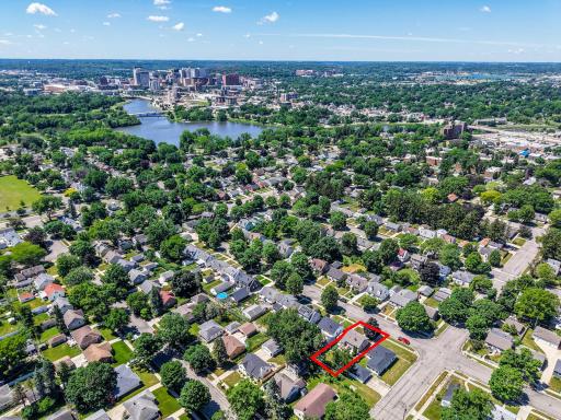 1550 7 1/2 Avenue NE, Rochester, MN 55906