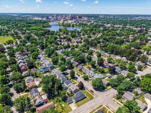 1550 7 1/2 Avenue NE, Rochester, MN 55906