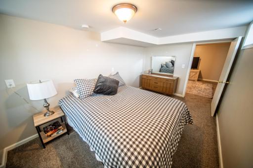 1550 7 1/2 Avenue NE, Rochester, MN 55906