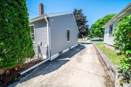 1550 7 1/2 Avenue NE, Rochester, MN 55906