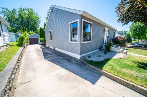 1550 7 1/2 Avenue NE, Rochester, MN 55906