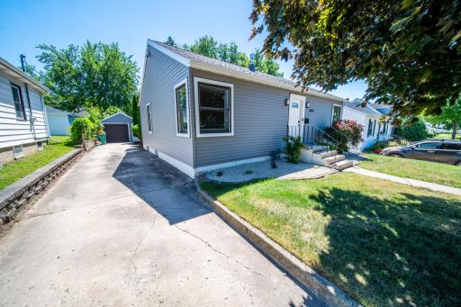 1550 7 1/2 Avenue NE, Rochester, MN 55906