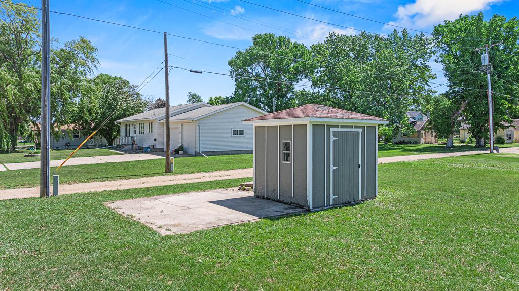 Bonus storage shed!