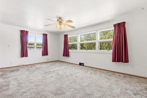 213 2nd Street E, Jasper, MN 56144