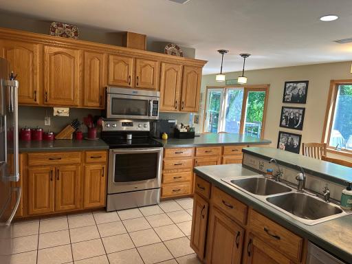kitchenstove.jpeg