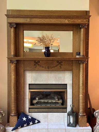 livingroom-fireplacemantel.jpeg