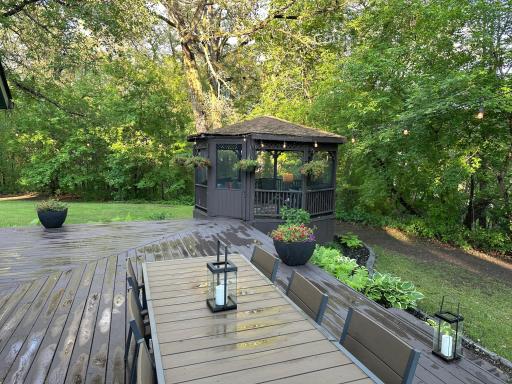 Outsidedeck-gazebo2.jpeg