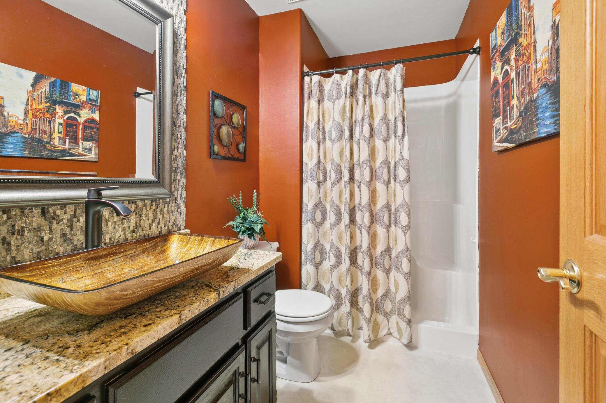 Main Level 3/4 Bathroom
