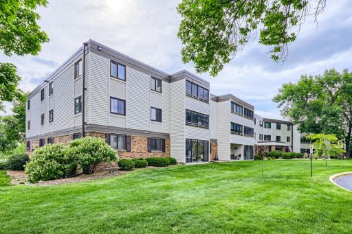 10600 43rd Avenue N, 202, Minneapolis, MN 55442