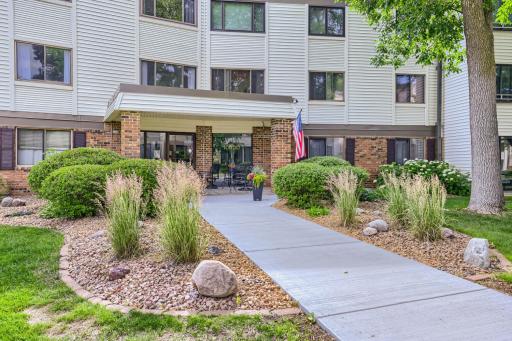 10600 43rd Avenue N, 202, Minneapolis, MN 55442
