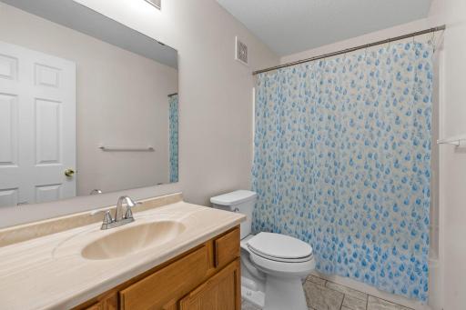 Upper level bathroom for the other 2 bedrooms