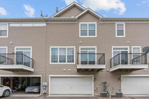 4-web-or-mls-1778 Riverside Dr-4.jpg