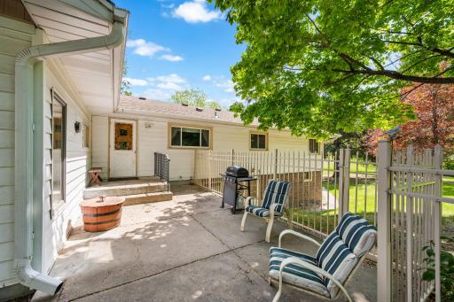 1125 Oakview Lane N, Minneapolis, MN 55441