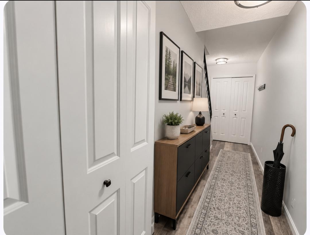 Entry. Virtually staged.