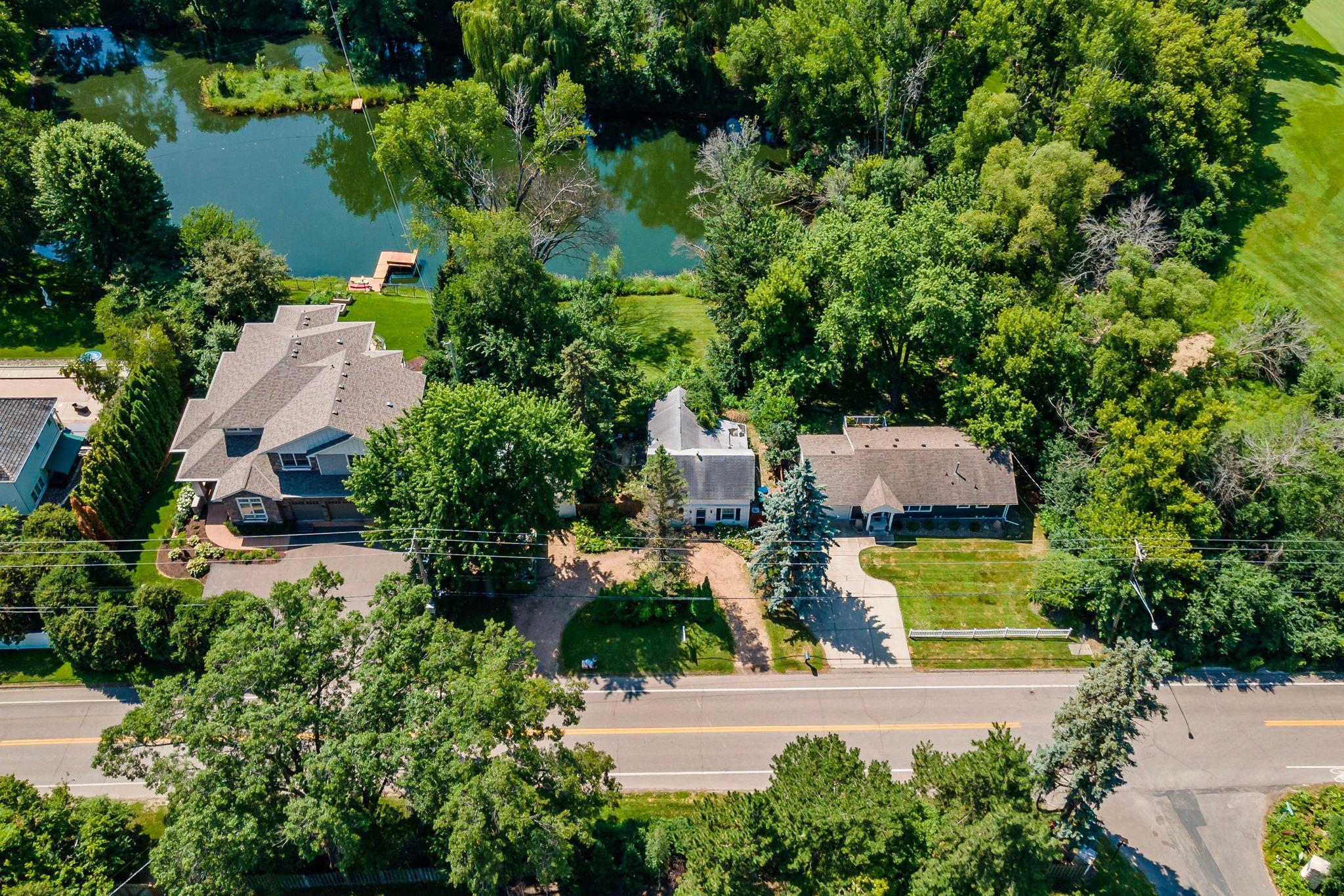 34-web-or-mls-5801 Interlachen Blvd Minneapolis MN_0012.jpg