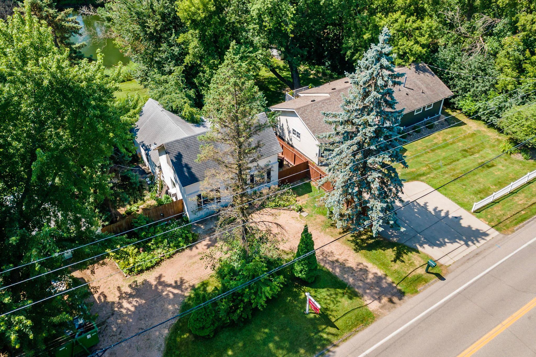 15-web-or-mls-5801 Interlachen Blvd Minneapolis MN_0001.jpg