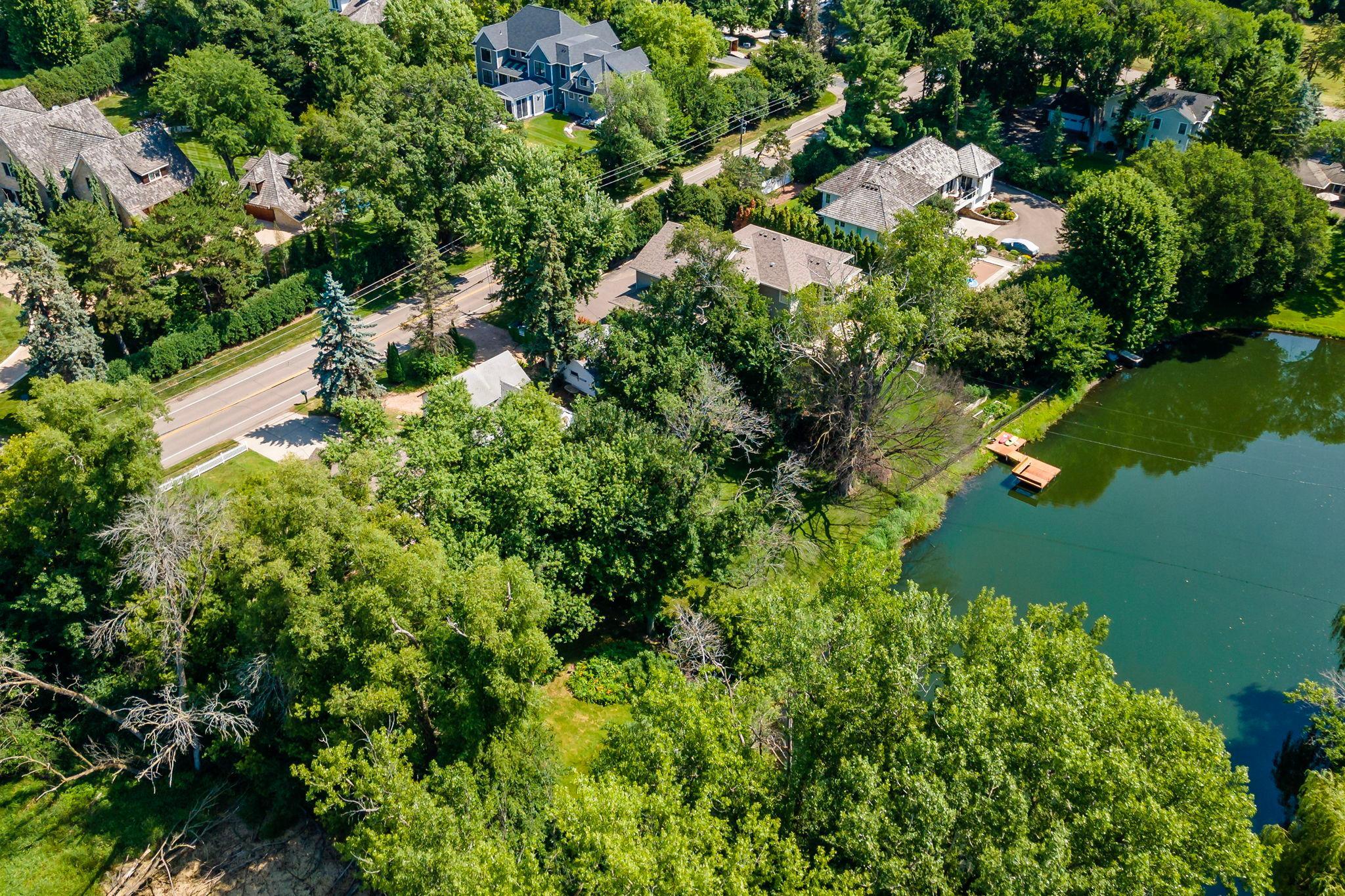 30-web-or-mls-5801 Interlachen Blvd Minneapolis MN_0008.jpg