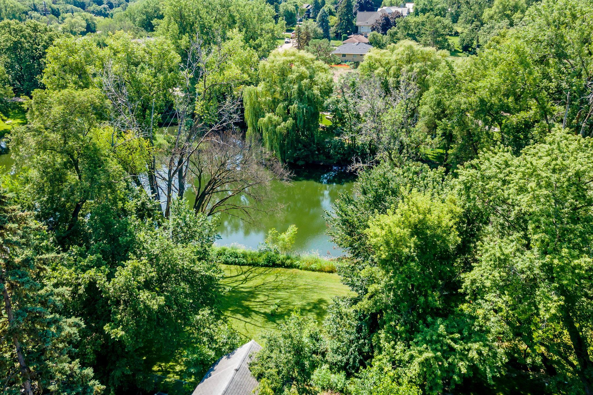 19-web-or-mls-5801 Interlachen Blvd Minneapolis MN_0003.jpg