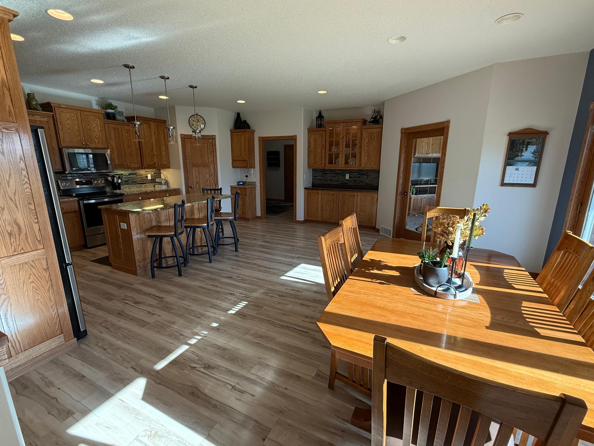 Dining to Kitchen